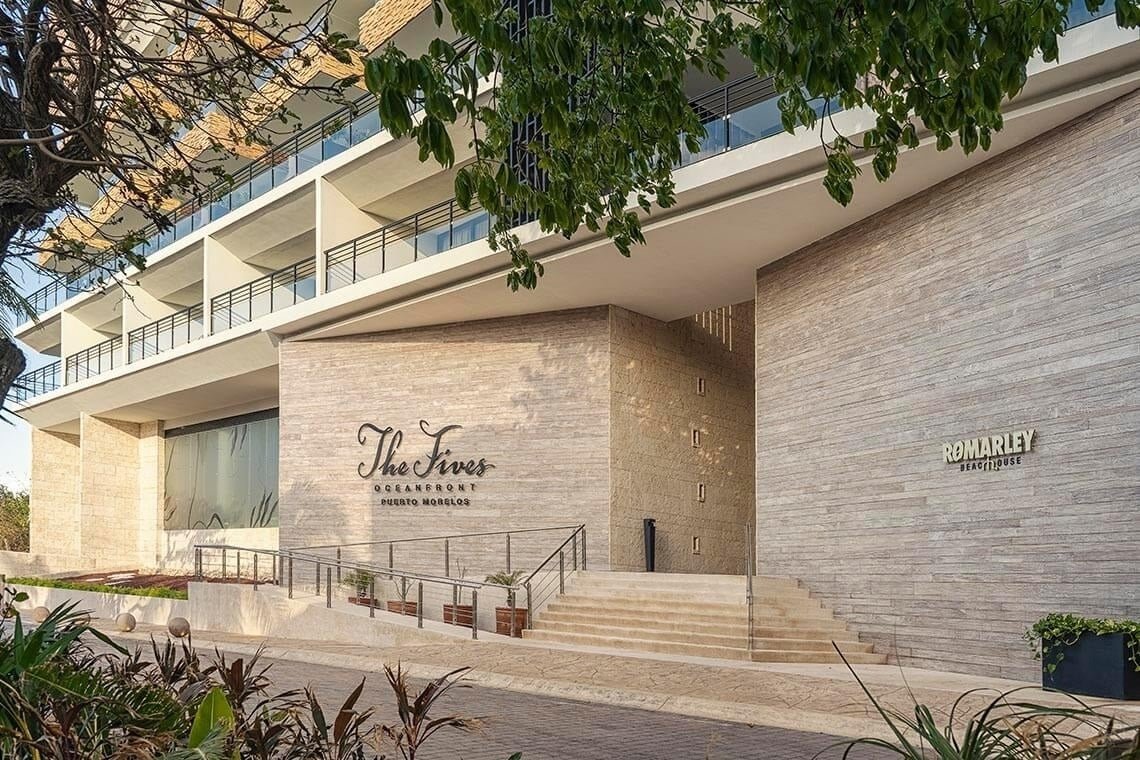Espacios para bodas en The Fives Beach Hotel & Residences — Playa del Carmen, Quintana Roo
